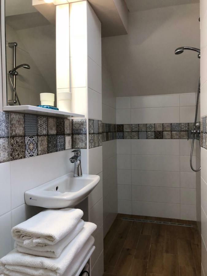 شقة White Crow House Hévíz المظهر الخارجي الصورة